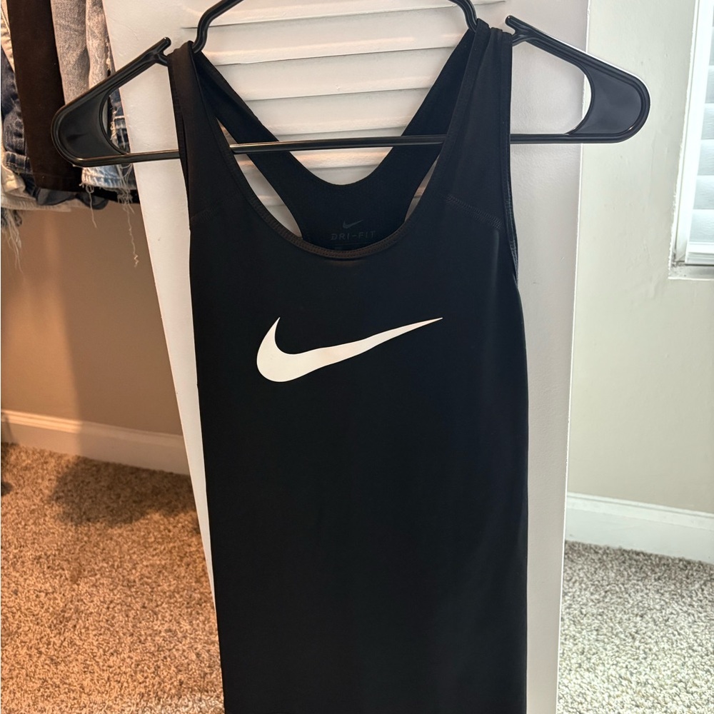Nike Black Fitted Sleeveless Tank Top